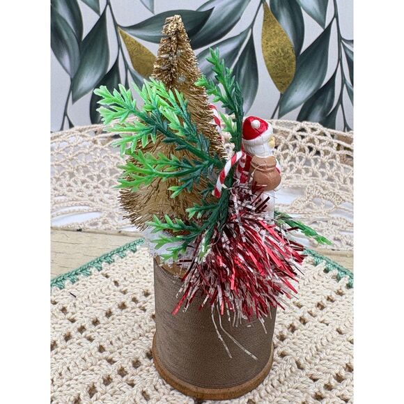 Miniature ALL VINTAGE Thread Spool Christmas Assemblage Santa - Picture 6 of 6